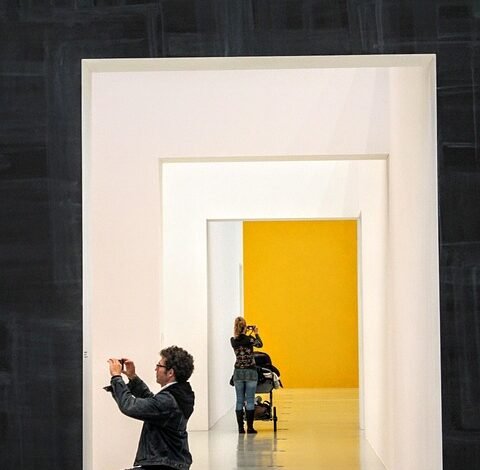 Can Devices Be Artists? The Discussion Around AI-Generated Art